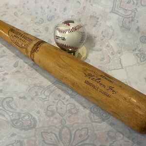 Louisville Slugger 125 Nelson Fox baseball bat